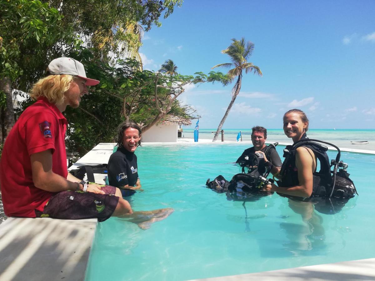 Red Monkey Beach Lodge جامبياني المظهر الخارجي الصورة