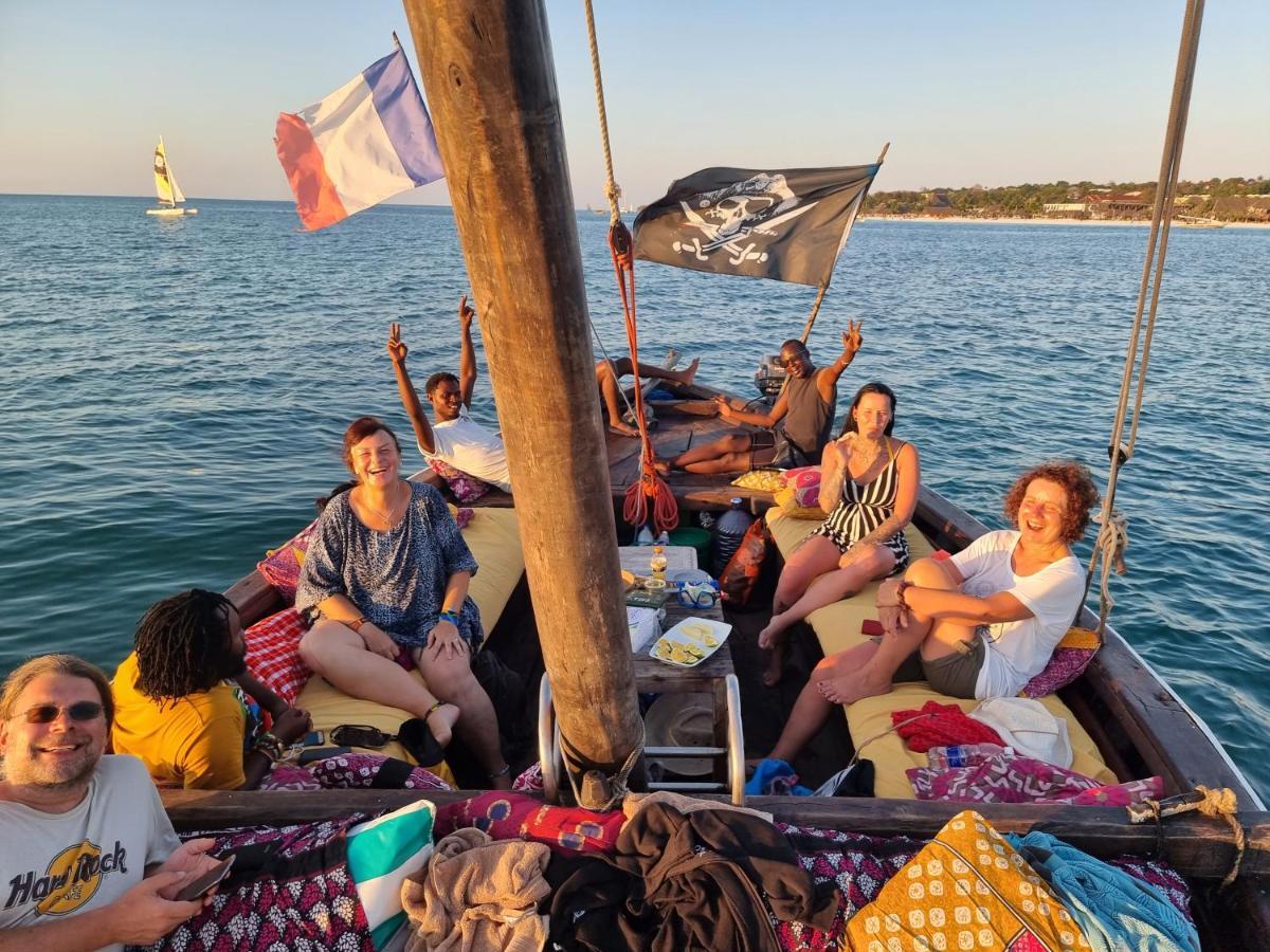 Red Monkey Beach Lodge جامبياني المظهر الخارجي الصورة