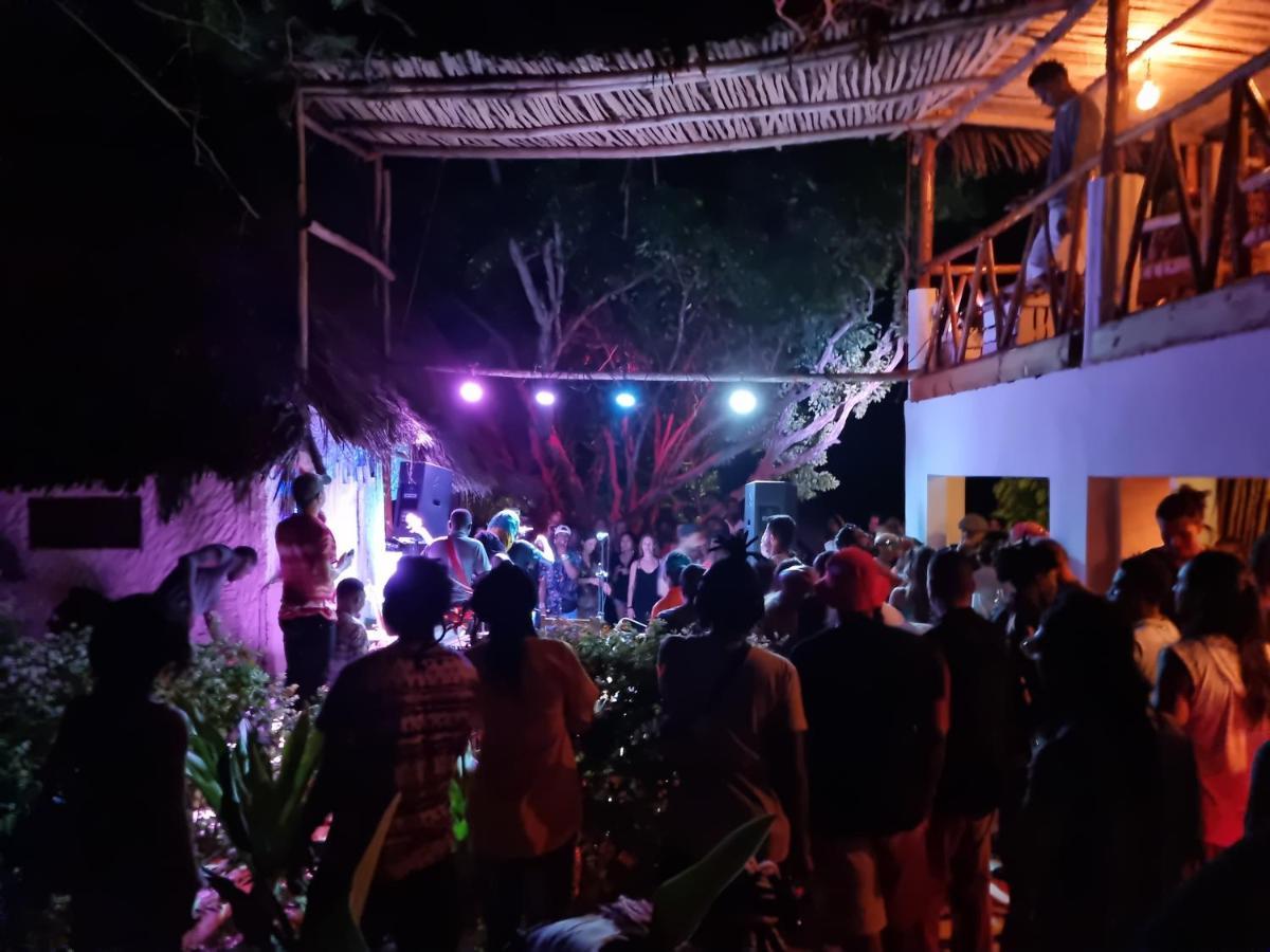 Red Monkey Beach Lodge جامبياني المظهر الخارجي الصورة