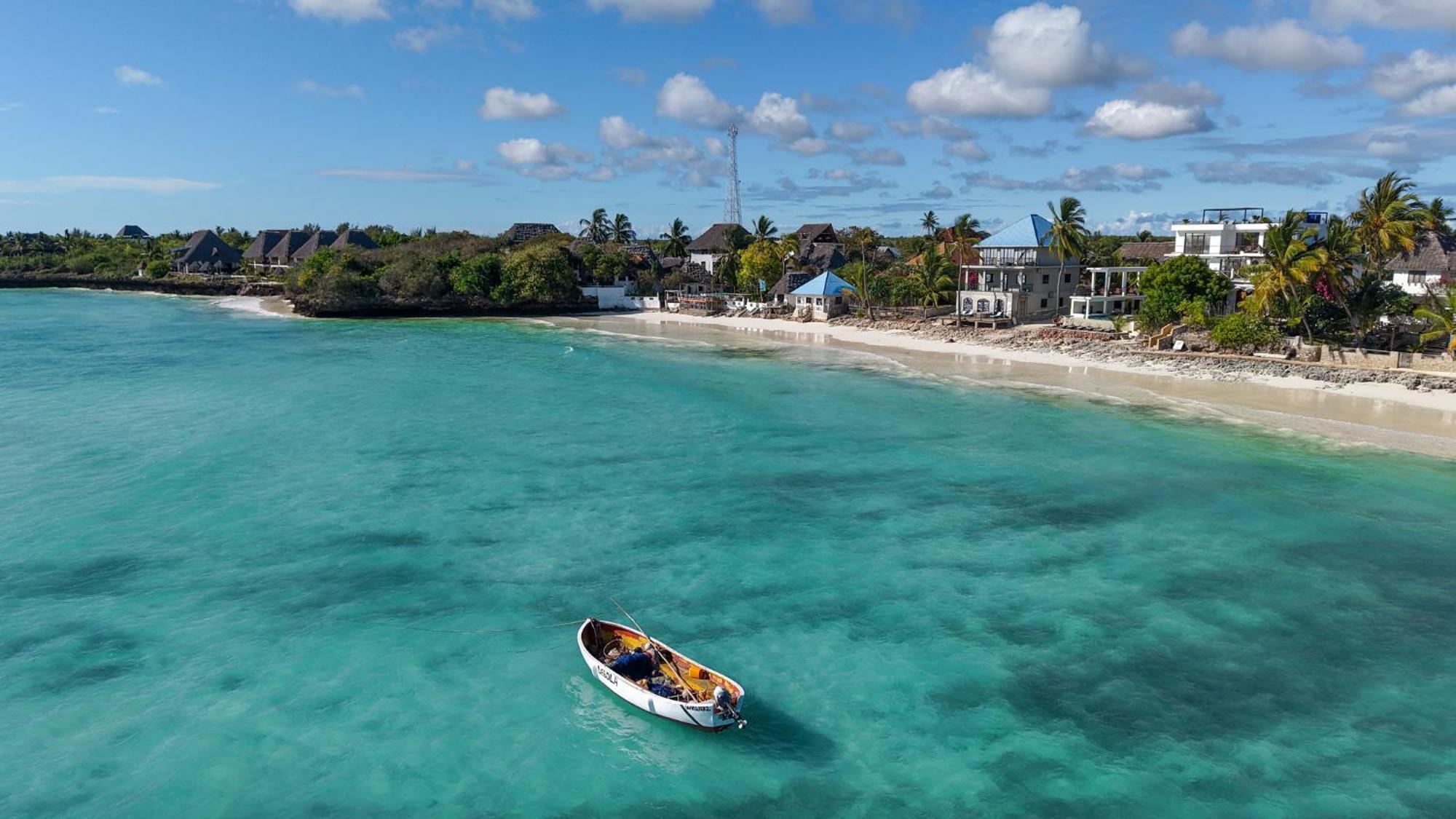 Red Monkey Beach Lodge جامبياني المظهر الخارجي الصورة
