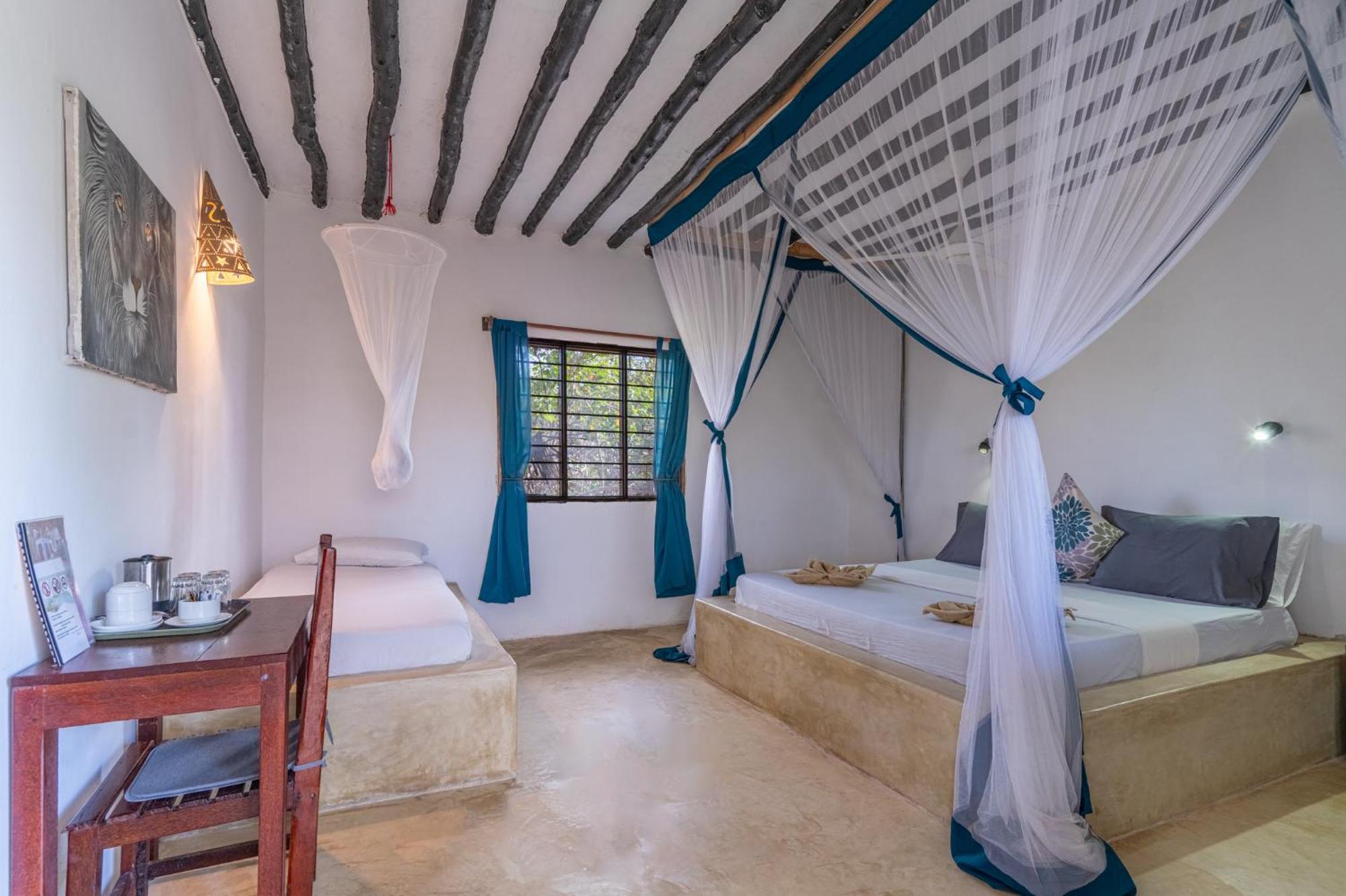 Red Monkey Beach Lodge جامبياني المظهر الخارجي الصورة