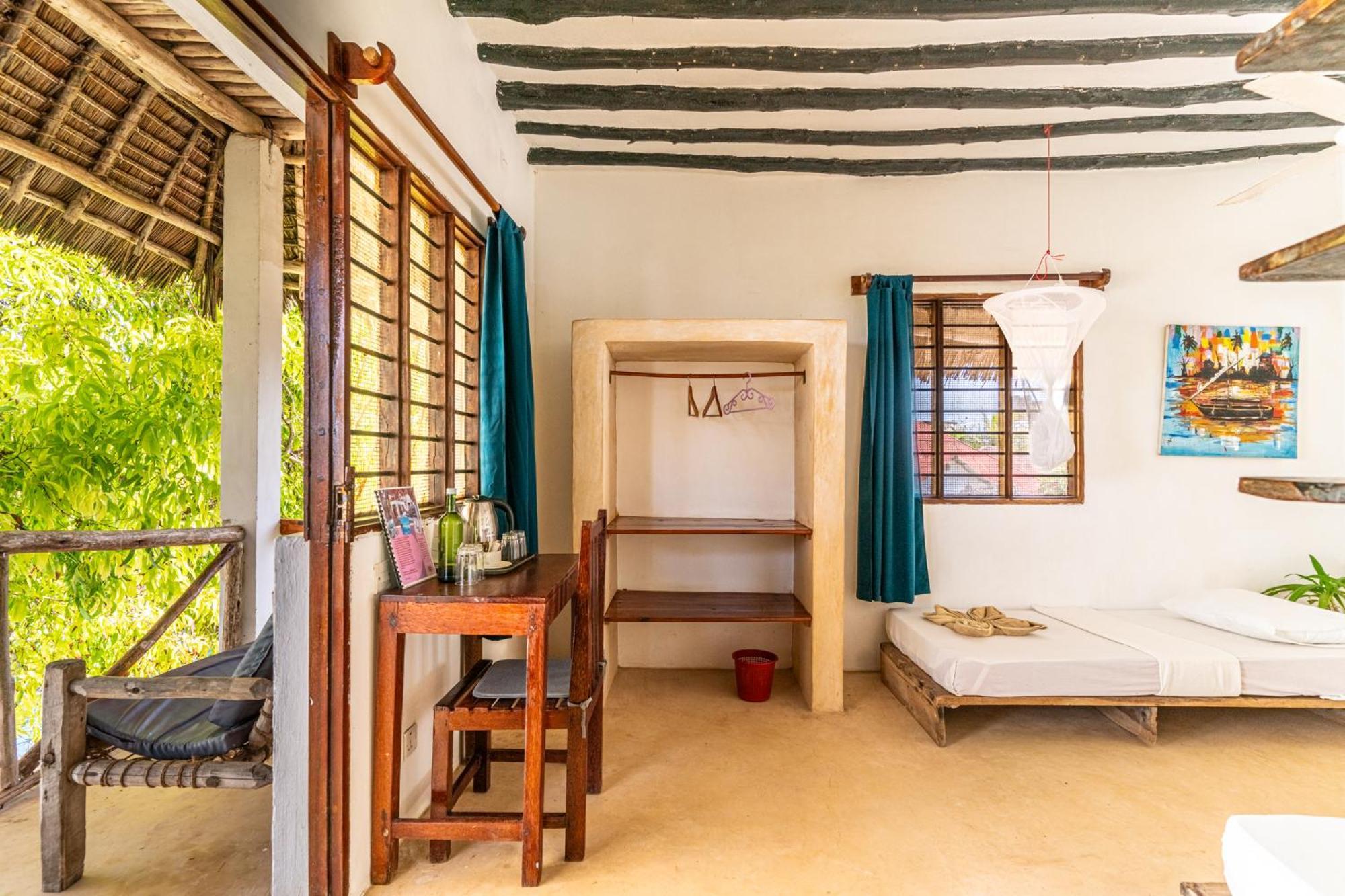 Red Monkey Beach Lodge جامبياني المظهر الخارجي الصورة