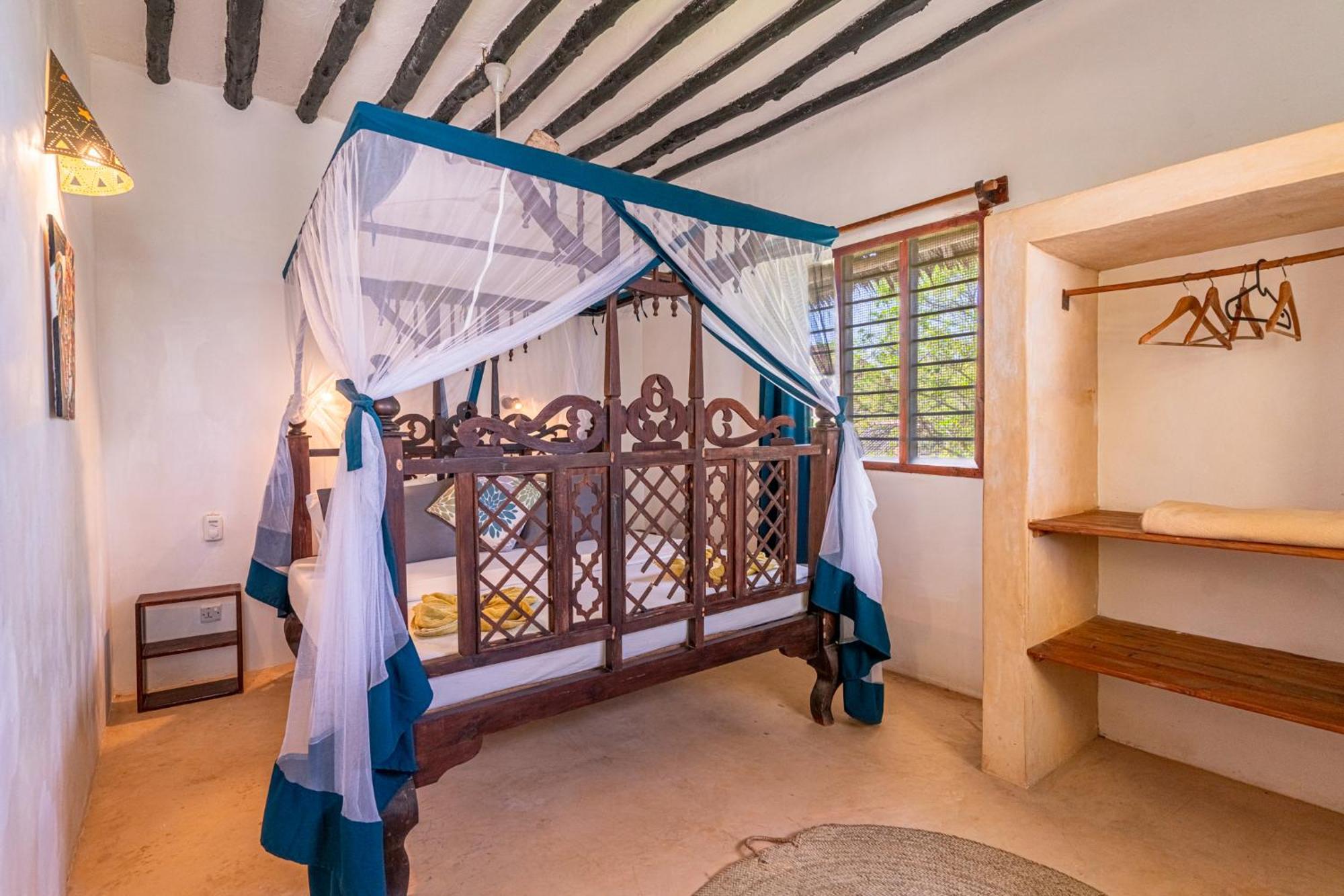 Red Monkey Beach Lodge جامبياني المظهر الخارجي الصورة