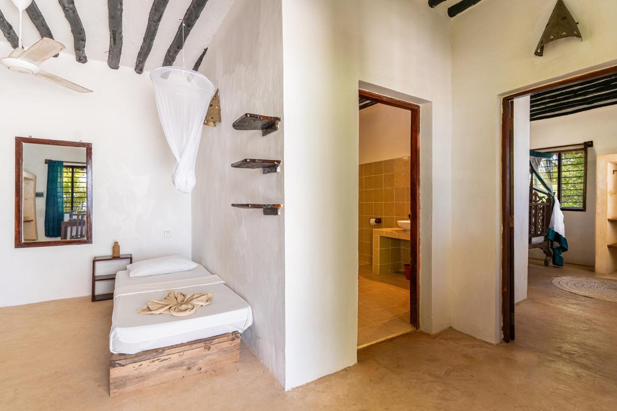 Red Monkey Beach Lodge جامبياني المظهر الخارجي الصورة