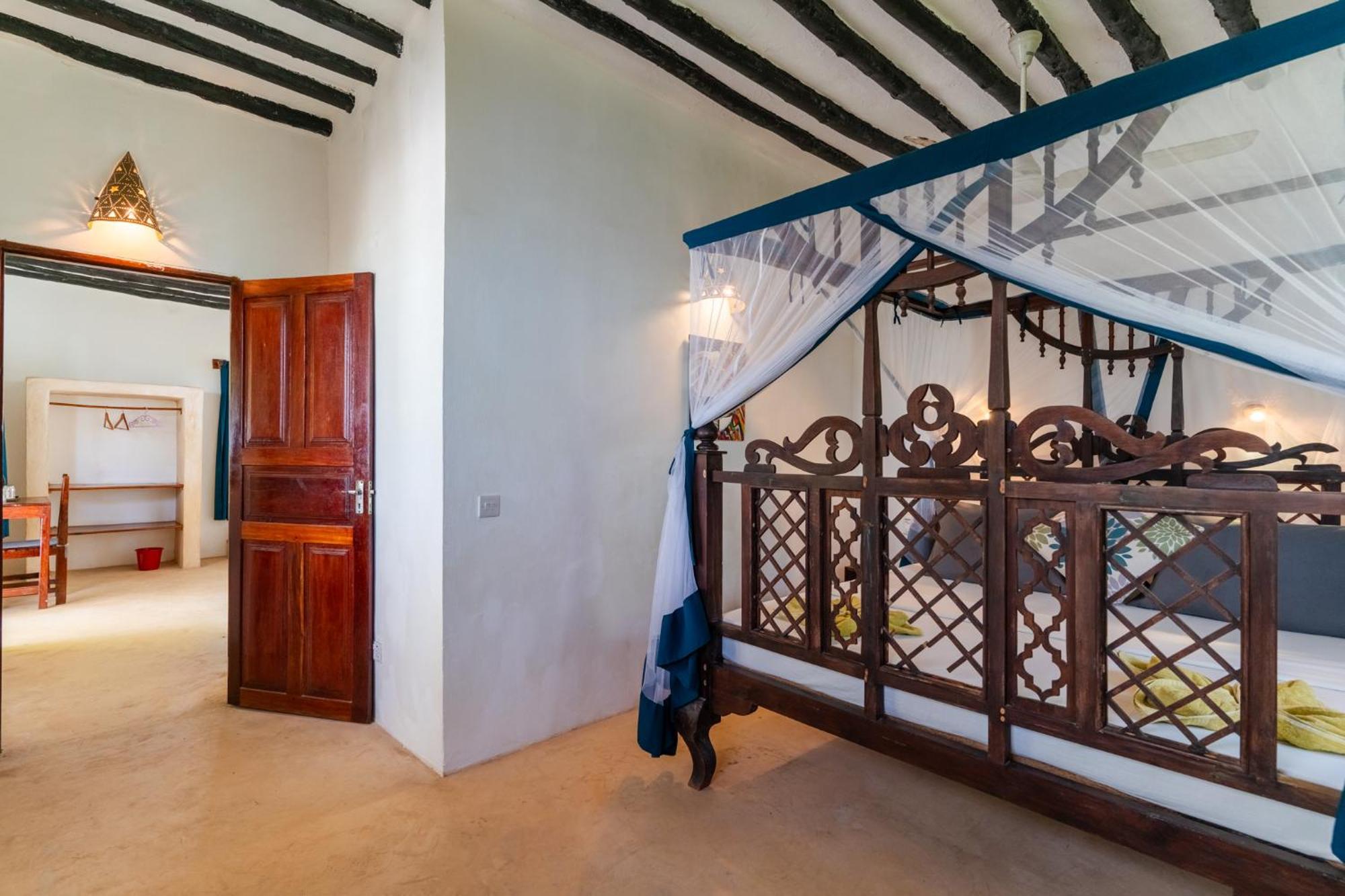 Red Monkey Beach Lodge جامبياني المظهر الخارجي الصورة