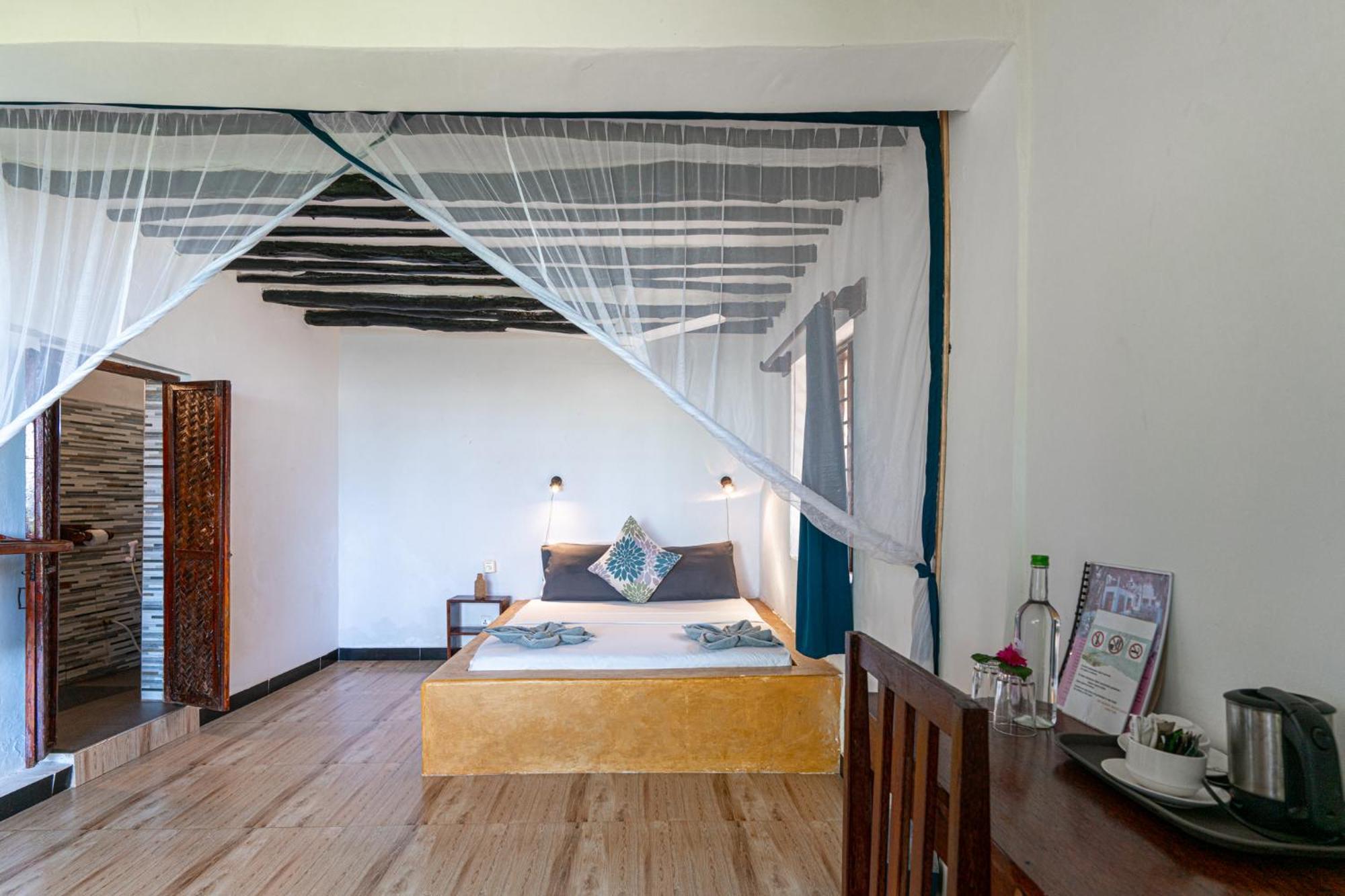 Red Monkey Beach Lodge جامبياني المظهر الخارجي الصورة