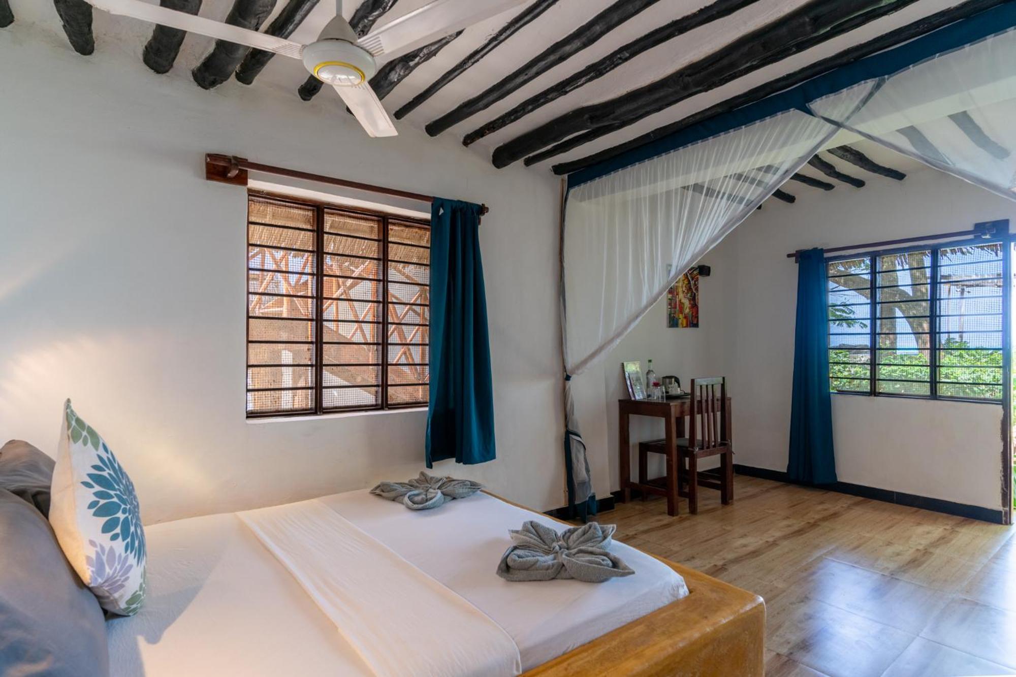 Red Monkey Beach Lodge جامبياني المظهر الخارجي الصورة